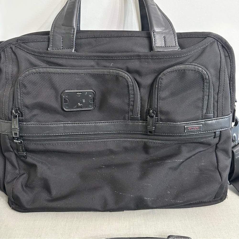 Tumi alpha 2 black expandable laptop briefcase bag 26141D2 - Picture 6 of 16